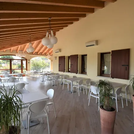 Апартаменты Locazione Turistica Airone Bianco Village-4 *